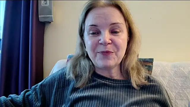 Snapshot of sexyjennyeu chatting on 02.08.26 sexyjennyeu online show from 02.08.26