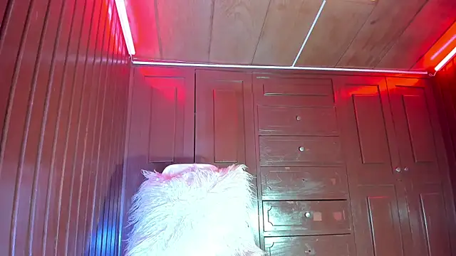 Hanna lens online show from 07.12.26