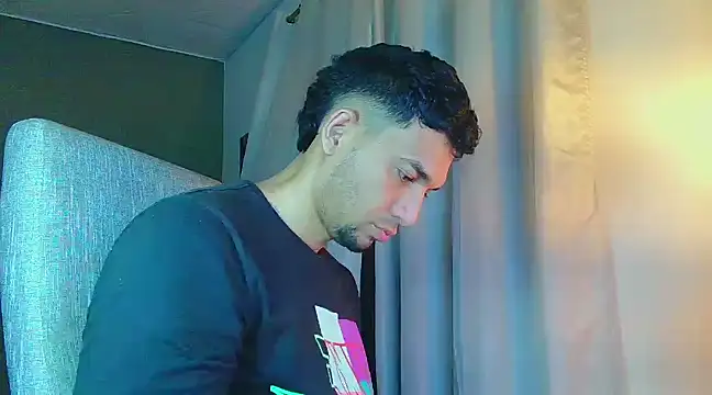 Snapshot of Jeff_Kent2 chatting on 02.16.25 Jeff Kent2 online show from 02.16.25