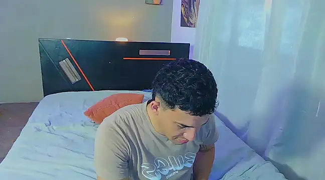 Snapshot of Jeff_Kent2 chatting on 02.21.25 Jeff Kent2 online show from 02.21.25