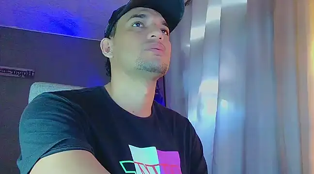 Snapshot of Jeff_Kent2 chatting on 02.28.25 Jeff Kent2 online show from 02.28.25