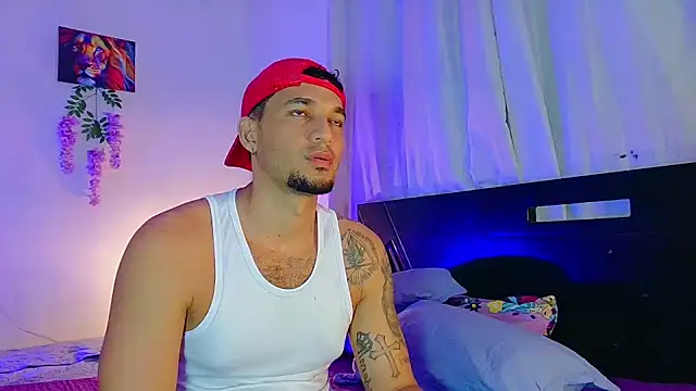 Snapshot of Jeff_Kent2 chatting on 10.11.25 Jeff Kent2 online show from 10.11.25