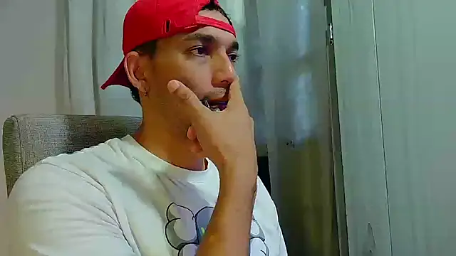 Snapshot of Jeff_Kent2 chatting on 10.15.25 Jeff Kent2 online show from 10.15.25