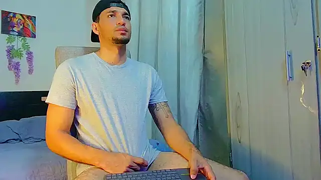 Snapshot of Jeff_Kent2 chatting on 10.20.25 Jeff Kent2 online show from 10.20.25