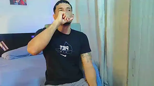 Snapshot of Jeff_Kent2 chatting on 11.02.25 Jeff Kent2 online show from 11.02.25