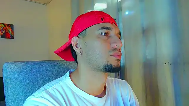 Snapshot of Jeff_Kent2 chatting on 12.05.25 Jeff Kent2 online show from 12.05.25