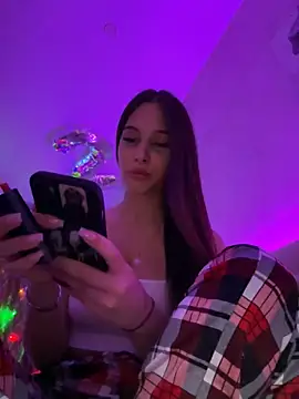 Snapshot of EricaWalls chatting on 12.06.24 EricaWalls online show from 12.06.24