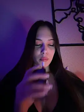 Snapshot of EricaWalls chatting on 12.11.24 EricaWalls online show from 12.11.24