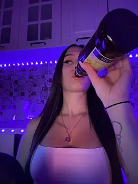 Snapshot of EricaWalls chatting on 12.15.24 EricaWalls online show from 12.15.24