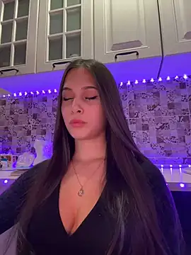 Snapshot of EricaWalls chatting on 12.22.24 EricaWalls online show from 12.22.24