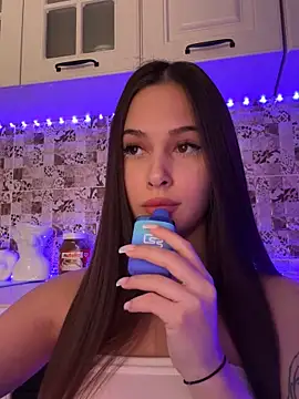 Snapshot of EricaWalls chatting on 01.21.25 EricaWalls online show from 01.21.25