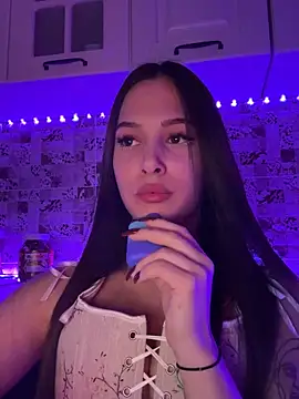 Snapshot of EricaWalls chatting on 02.04.25 EricaWalls online show from 02.04.25