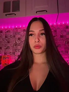 Snapshot of EricaWalls chatting on 02.18.25 EricaWalls online show from 02.18.25