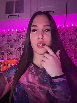 Snapshot of EricaWalls chatting on 02.19.25 EricaWalls online show from 02.19.25