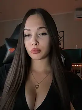 Snapshot of EricaWalls chatting on 09.11.25 EricaWalls online show from 09.11.25