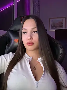 Snapshot of EricaWalls chatting on 11.02.25 EricaWalls online show from 11.02.25