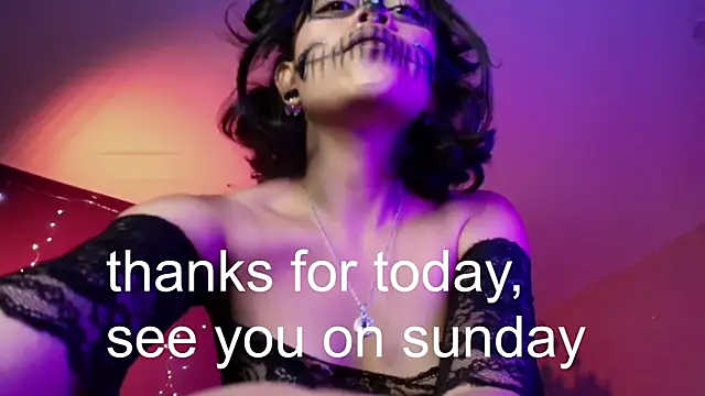 Snapshot of vanelope11 chatting on 11.04.25 vanelope11 online show from 11.04.25