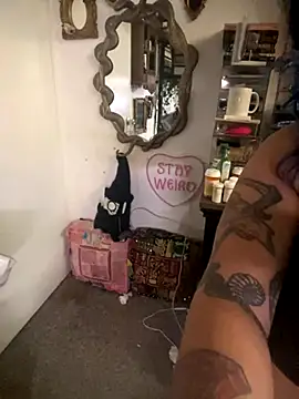 Snapshot of callievixen chatting on 09.26.25 callievixen online show from 09.26.25