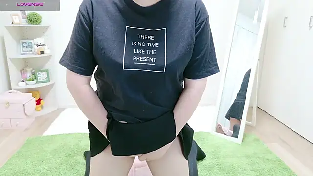 Snapshot of o-Aya-o chatting on 12.21.24 o-Aya-o online show from 12.21.24