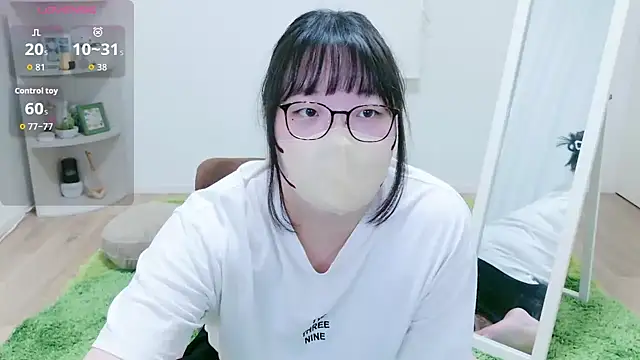 Snapshot of o-Aya-o chatting on 10.17.25 o-Aya-o online show from 10.17.25