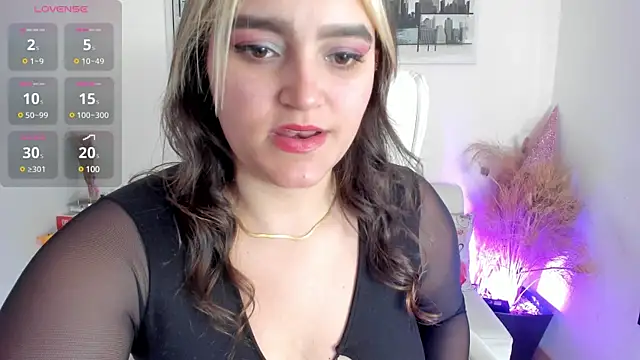 Snapshot of katy_giil chatting on 03.11.25 katy giil online show from 03.11.25