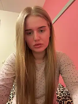 Snapshot of yourhornyslut chatting on 02.25.25 yourhornyslut online show from 02.25.25