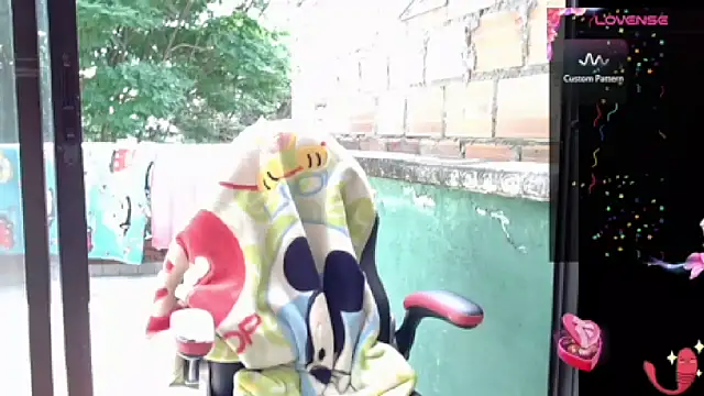 Snapshot of lvsaraa_sexy chatting on 01.08.25 lvsaraa sexy online show from 01.08.25