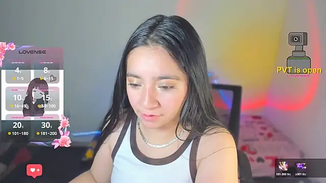 Snapshot of litle_mily_ chatting on 12.04.25 litle mily online show from 12.04.25