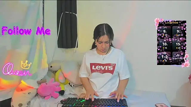 litle mily  online show from 04.05.26