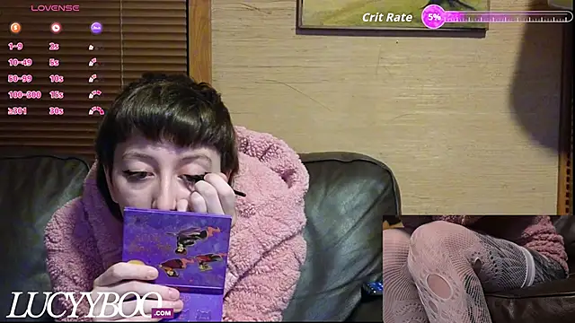 Snapshot of lovelylucyy chatting on 12.15.25 lovelylucyy online show from 12.15.25