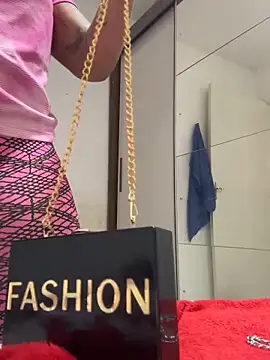 Snapshot of Dudarob22 chatting on 10.11.25 Dudarob22 online show from 10.11.25