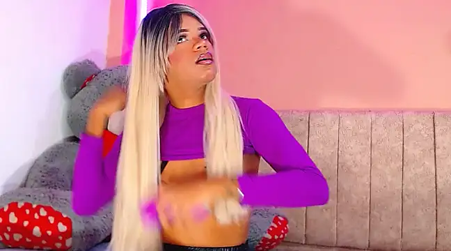 Snapshot of vanessa_nauthygirls chatting on 02.06.25 vanessa nauthygirls online show from 02.06.25