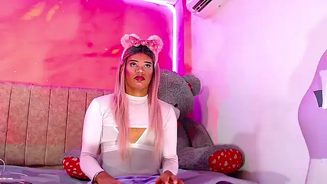 Snapshot of vanessa_nauthygirls chatting on 03.20.25 vanessa nauthygirls online show from 03.20.25