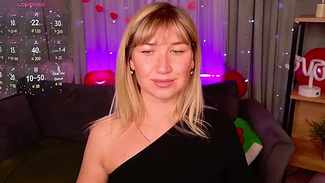 Snapshot of MilaBott chatting on 02.14.25 MilaBott online show from 02.14.25
