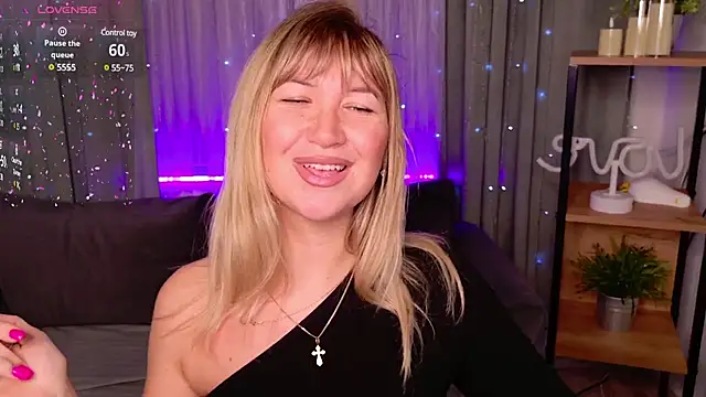 Snapshot of MilaBott chatting on 02.20.25 MilaBott online show from 02.20.25