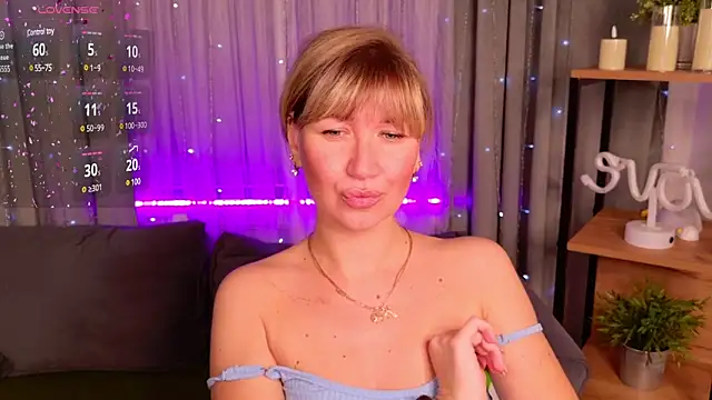 Snapshot of MilaBott chatting on 03.22.25 MilaBott online show from 03.22.25