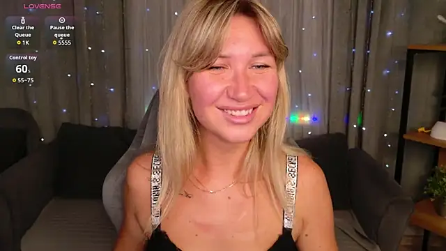 Snapshot of MilaBott chatting on 07.26.26 MilaBott online show from 07.26.26