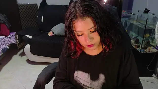 Snapshot of MaggaCass chatting on 11.21.25 MaggaCass online show from 11.21.25