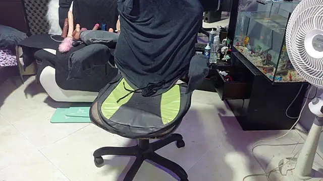 Snapshot of MaggaCass chatting on 11.23.25 MaggaCass online show from 11.23.25