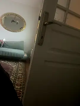 Snapshot of themany29 chatting on 12.22.25 themany29 online show from 12.22.25