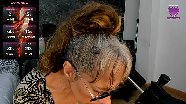 Bella Evans  online show from 11.15.25