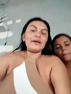 Snapshot of Horny-Mommy-Dirty chatting on 09.24.25 Horny-Mommy-Dirty online show from 09.24.25