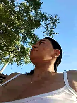 Snapshot of Horny-Mommy-Dirty chatting on 09.29.25 Horny-Mommy-Dirty online show from 09.29.25