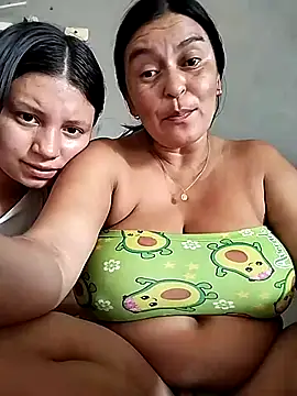 Snapshot of Horny-Mommy-Dirty chatting on 10.01.25 Horny-Mommy-Dirty online show from 10.01.25