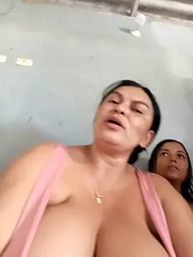 Snapshot of Horny-Mommy-Dirty chatting on 10.04.25 Horny-Mommy-Dirty online show from 10.04.25