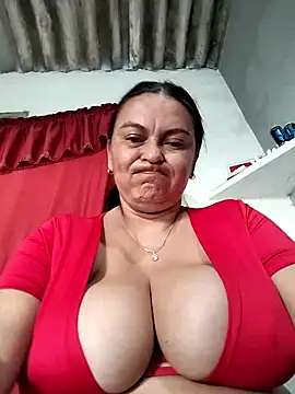 Snapshot of Horny-Mommy-Dirty chatting on 12.18.25 Horny-Mommy-Dirty online show from 12.18.25