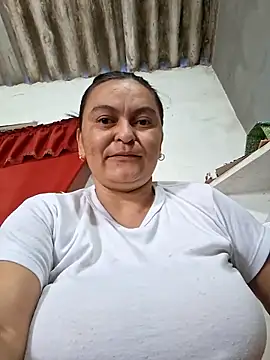 Snapshot of Horny-Mommy-Dirty chatting on 02.01.26 Horny-Mommy-Dirty online show from 02.01.26