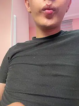Snapshot of HotStar_yes chatting on 05.18.26 HotStar yes online show from 05.18.26