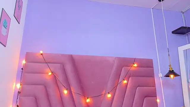 Beautifulskinny18 online show from 11.18.25