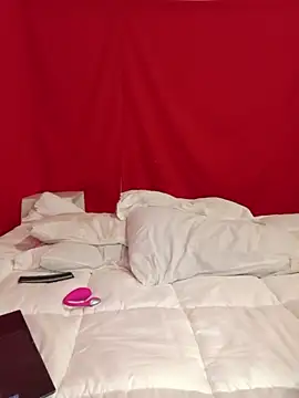 Snapshot of apriilhot chatting on 03.25.26 apriilhot online show from 03.25.26